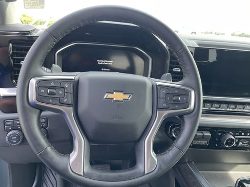 Used 2025 Chevrolet Silverado 1500 LTZ AWD/4WD image 10