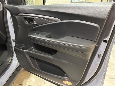 Used 2023 Honda Ridgeline RTL-E image 19