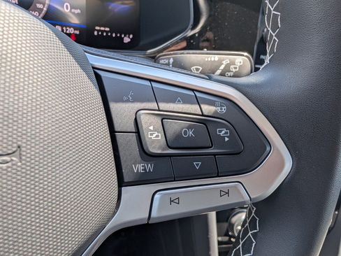 Certified 2024 Volkswagen Taos SE AWD/4WD image 29