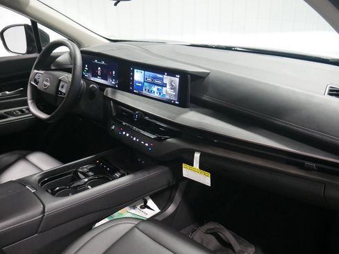 Used 2025 Nissan Murano SV image 14