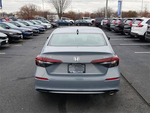 Used 2025 Honda Civic Sport image 5