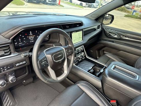 Used 2023 GMC Yukon XL Denali RWD image 22