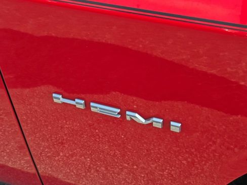 Used 2022 Dodge Challenger R/T RWD image 17
