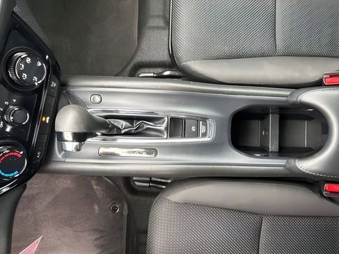 Used 2020 Honda HR-V LX image 30