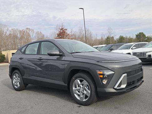 New 2026 Hyundai Kona SE image 1