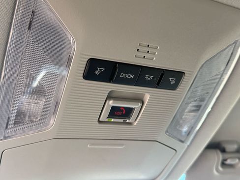 Used 2025 Toyota RAV4 XLE AWD/4WD image 25