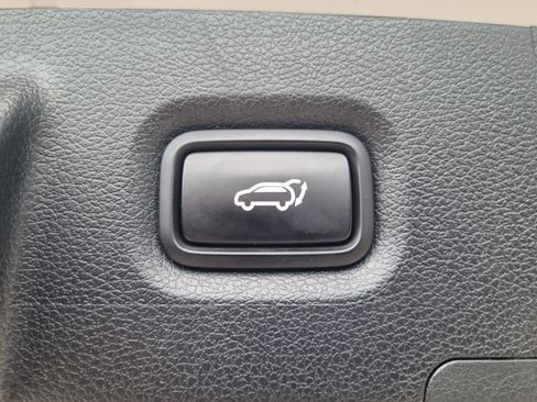 Used 2022 Hyundai Santa Fe SEL w/ Convenience + Premium Package AWD/4WD image 9