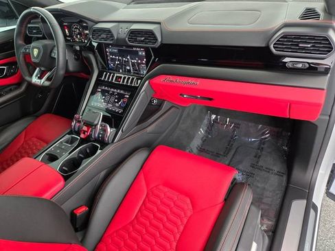 Used 2022 Lamborghini Urus AWD/4WD image 19