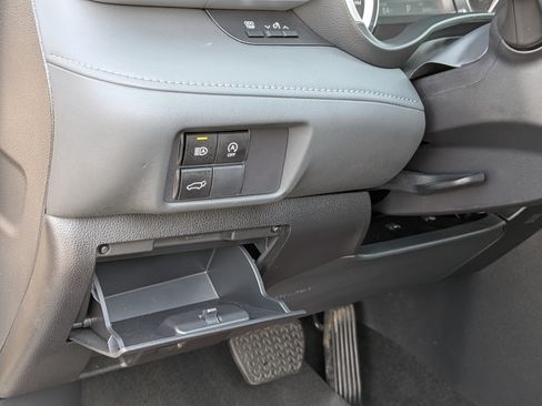 Certified 2025 Toyota Highlander XLE AWD/4WD image 16