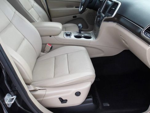 Used 2014 Jeep Grand Cherokee Limited w/ Luxury Group II image 8