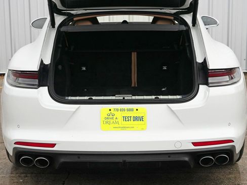 Used 2021 Porsche Panamera w/ Premium Package image 10