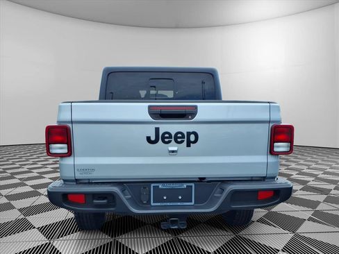 Certified 2023 Jeep Gladiator Sport AWD/4WD image 25