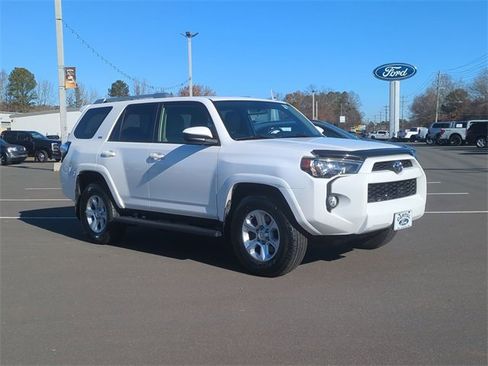 Used 2018 Toyota 4Runner SR5 image 15