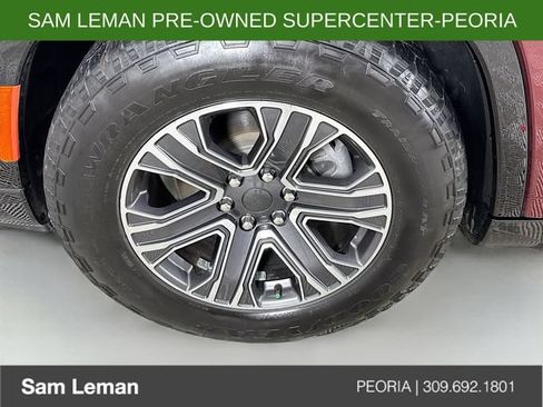 Used 2022 Jeep Wagoneer Series III AWD/4WD image 31