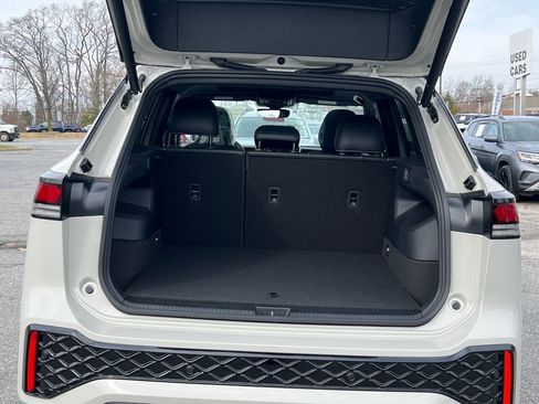 New 2026 Volkswagen Tiguan SE R-Line image 15