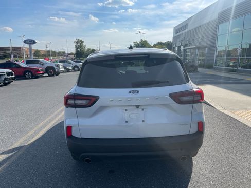 Used 2025 Ford Escape ST-Line Select AWD/4WD image 4