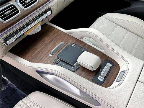 New 2026 Mercedes-Benz GLS 580 4MATIC image 10