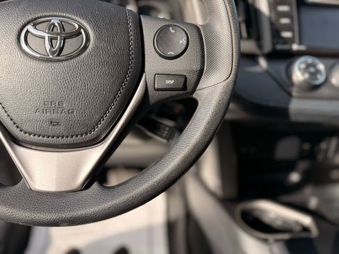 Used 2016 Toyota RAV4 LE image 18