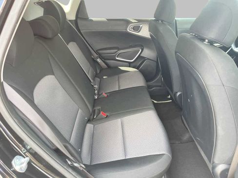 Used 2024 Kia Soul LX w/ LX Technology Package FWD image 13