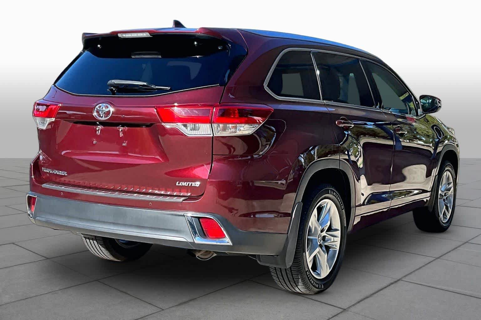 Used 2017 Toyota Highlander Limited FWD image 13