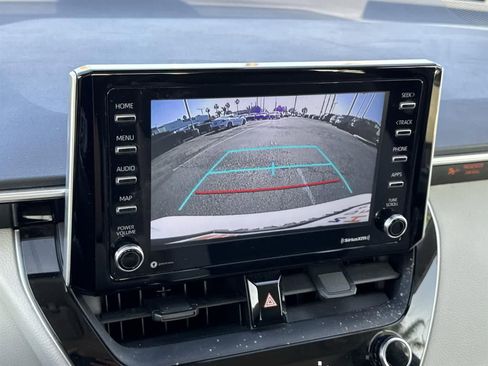 Used 2021 Toyota Corolla LE image 27