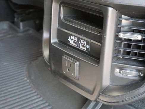 Used 2020 RAM 1500 Laramie AWD/4WD image 18