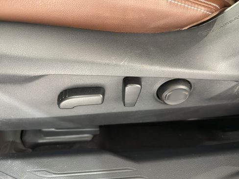 Used 2020 Subaru Outback Touring XT image 33