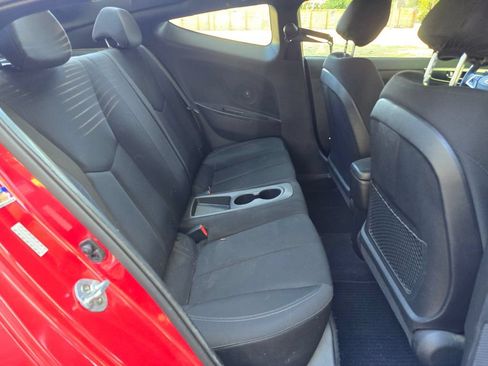Used 2017 Hyundai Veloster Value Edition FWD image 17