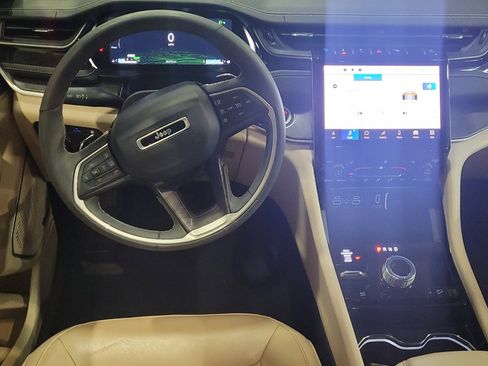 Used 2022 Jeep Grand Cherokee Limited 4xe image 22