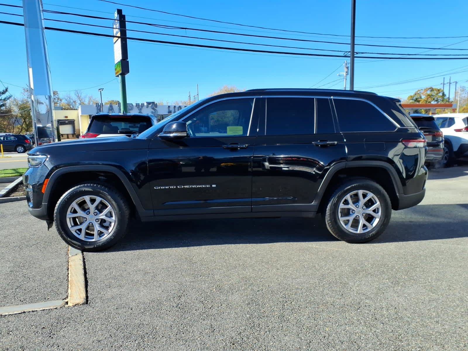 Used 2022 Jeep Grand Cherokee Limited AWD/4WD image 8