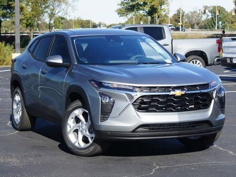 New 2026 Chevrolet Trax LS image 6