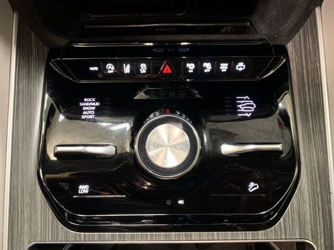 Used 2023 Jeep Wagoneer Series III w/ Rear Seat Video Group 1 image 28