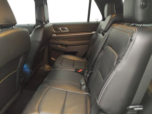 Used 2019 Ford Explorer Limited w/ Class III Trailer Tow Package image 18