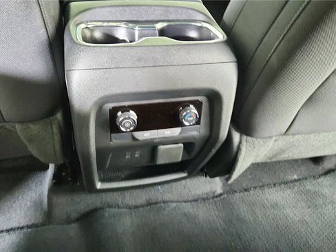 Used 2025 Chevrolet Traverse LT w/ Driver Confidence Package image 30