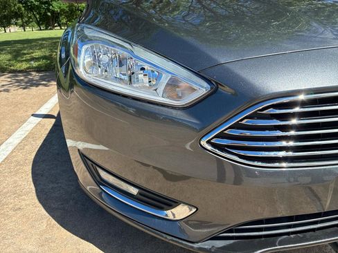 Used 2018 Ford Focus Titanium FWD image 5