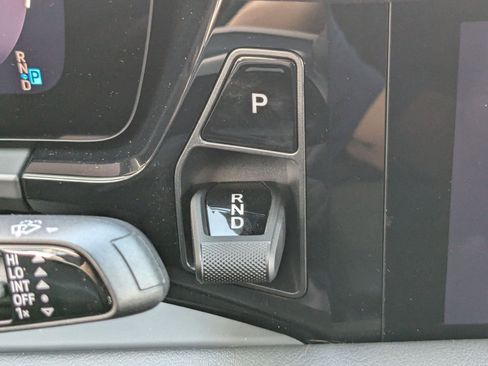 New 2025 Porsche Macan 4S Electric AWD/4WD image 19