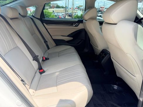 Used 2018 Honda Accord Touring image 15