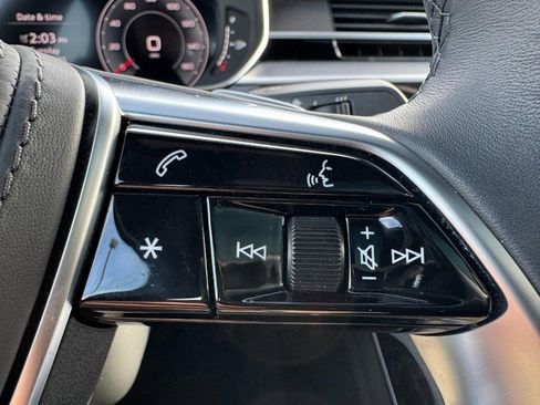 Used 2024 Audi A8 L 3.0T image 19