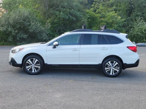 Used 2019 Subaru Outback 3.6R Limited AWD/4WD image 8