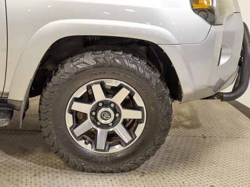 Used 2018 Toyota 4Runner TRD Off-Road Premium image 14