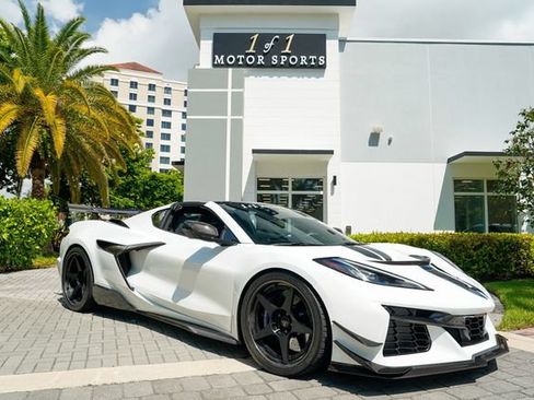 Used 2026 Chevrolet Corvette ZR1 w/ ZR1 Carbon Fiber Aero Package RWD image 1