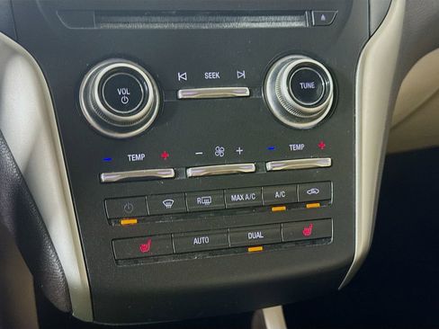 Used 2017 Lincoln MKC Select w/ Select Plus Package image 18