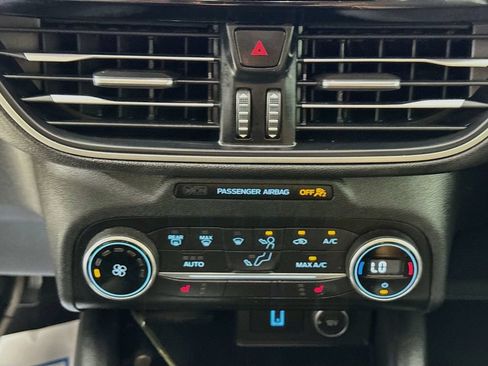 Used 2020 Ford Escape SE FWD image 19