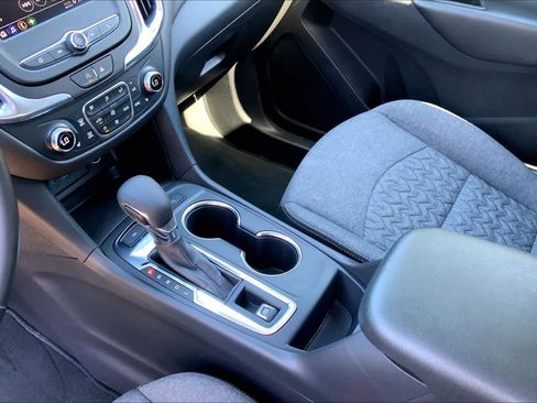Used 2024 Chevrolet Equinox LT AWD/4WD image 16