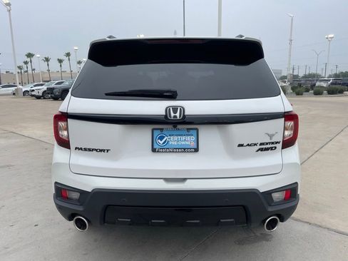 Used 2025 Honda Passport Black Edition image 4