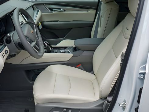 New 2026 Cadillac XT5 Premium Luxury w/ Driver Assist Package FWD image 10