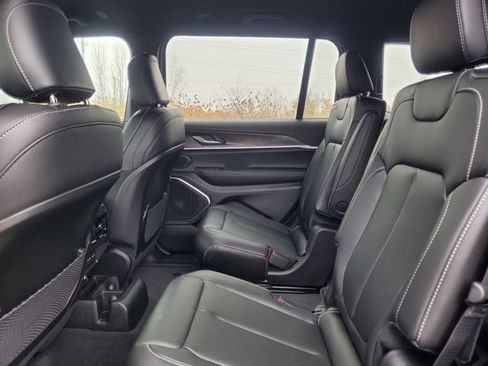 New 2026 Jeep Grand Cherokee L Limited AWD/4WD image 30