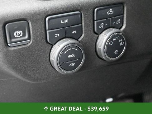 Used 2025 Chevrolet Silverado 1500 LT image 28