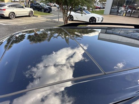 Used 2023 Nissan Pathfinder Platinum image 11