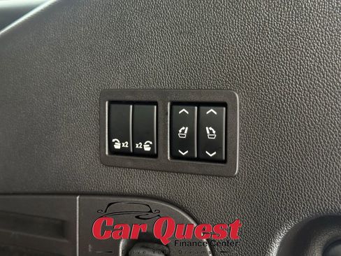 Used 2016 Cadillac Escalade Luxury image 16